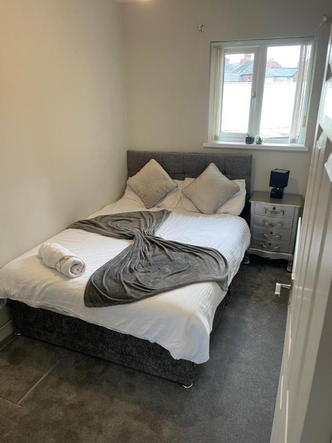 Fantastic Full 3 Bedroom Modern Apartment Belfast Dış mekan fotoğraf